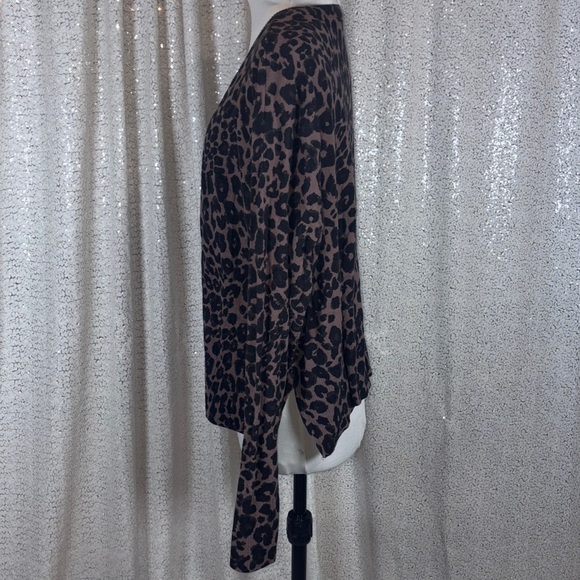 Sanctuary Animal Print V-Neck Sweater - Picture 2 of 4